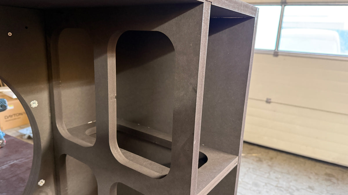 Dayton Audio 21" HTS545HE-4 Kraken mit Gehäuse