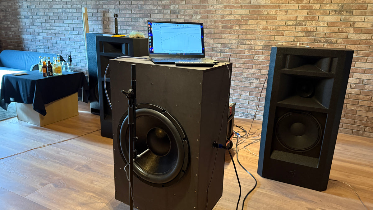 Dayton Audio 21" HTS545HE-4 Kraken mit Gehäuse