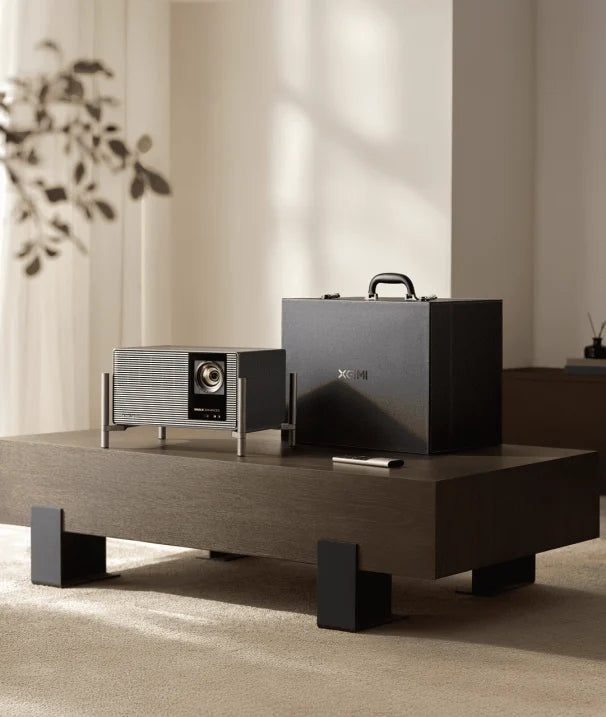 XGIMI TITAN Noir Ultra Max – 4K Triple-Laser-Heimkino-Projektor
