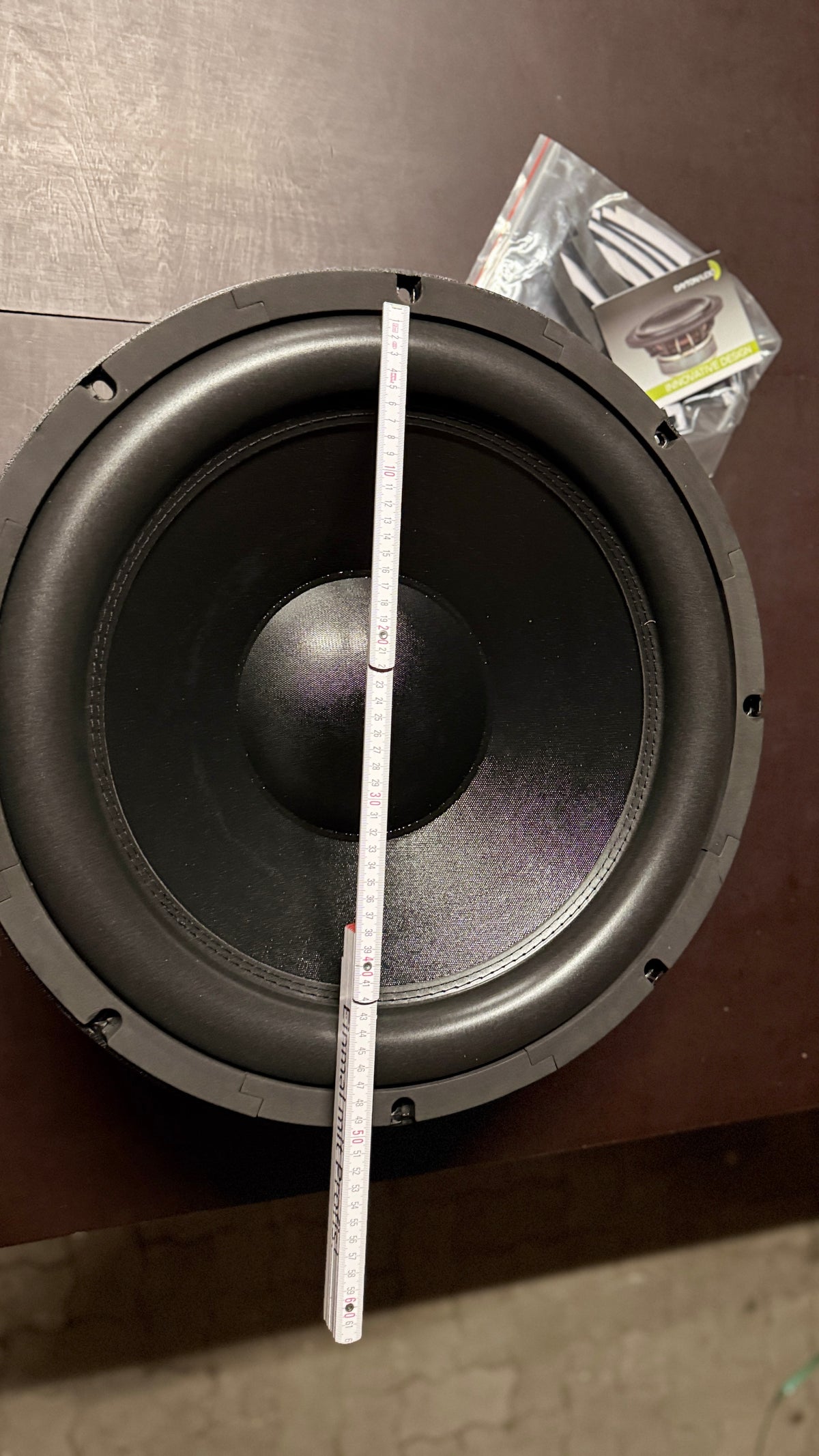 Dayton Audio 21" HTS545HE-4 Kraken mit Gehäuse
